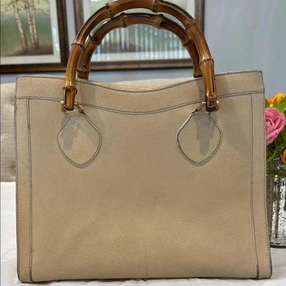 Authentic Gucci Beige Leather Tote Bag with Bamboo Handles - Picture 2 of 14